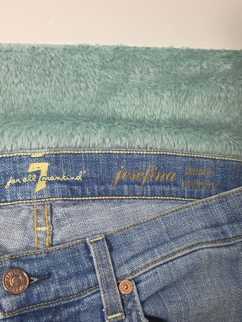 7 For All Mankind Women’s Light Blue Distressed Boyfriend Jeans
